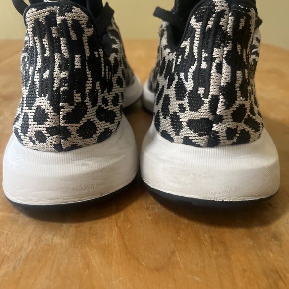 Adidas Women's Size 9 Swift Run White Black leopard Print Excellent Comfortable - Picture 4 of 14